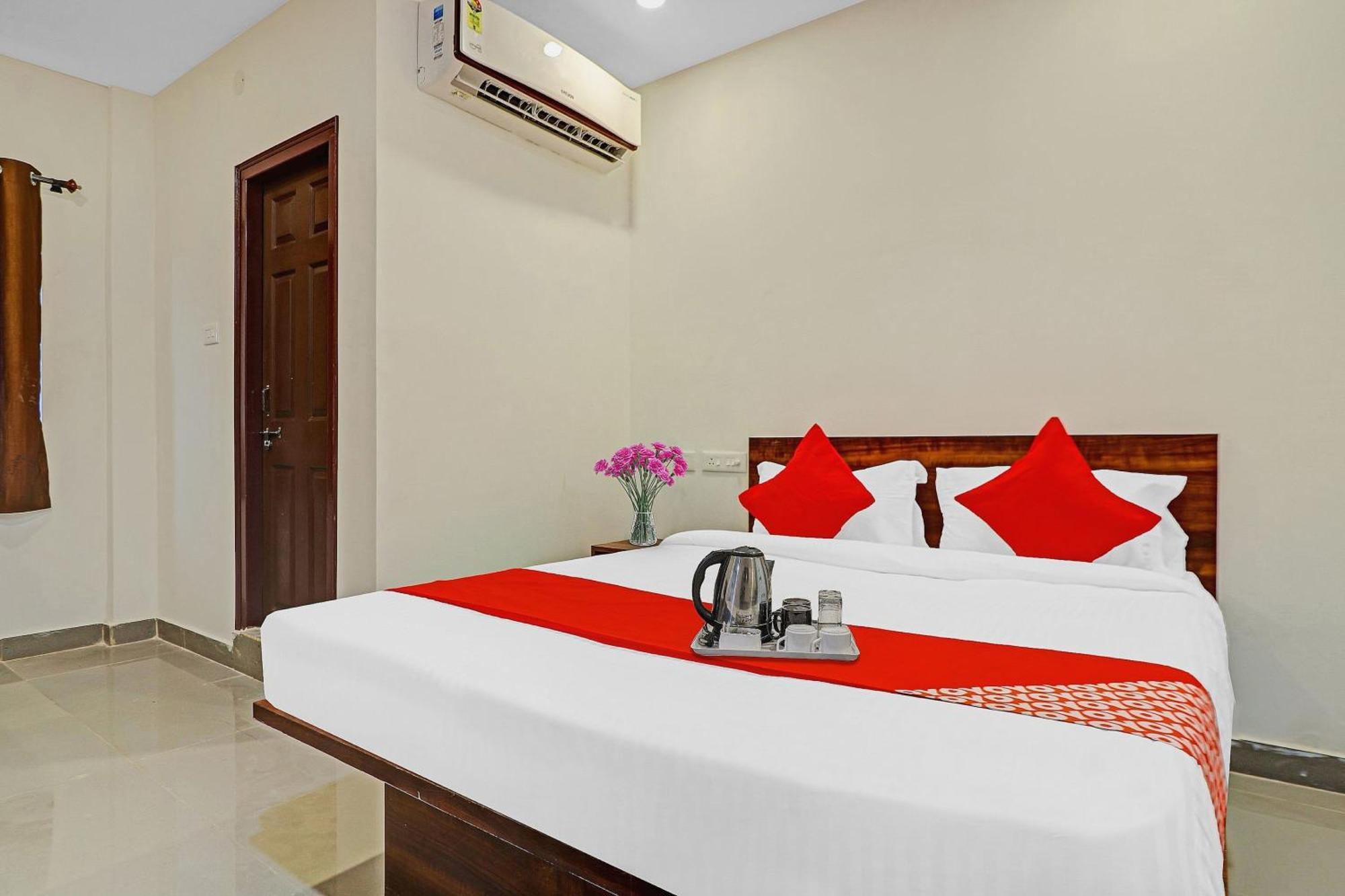 Hotel O Night Eye ไฮเดอราบัด ภายนอก รูปภาพ