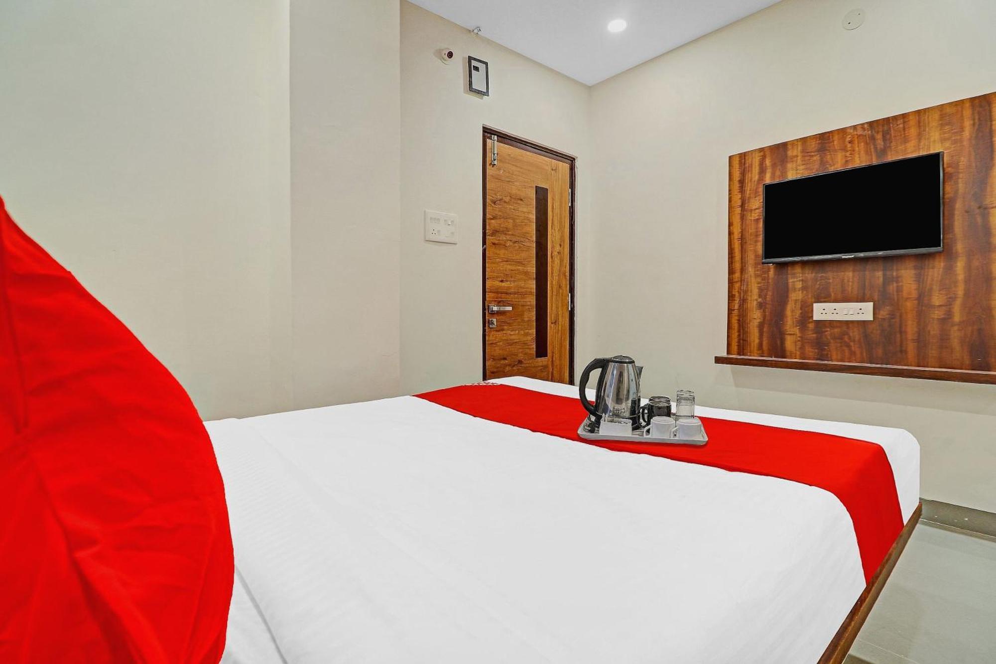 Hotel O Night Eye ไฮเดอราบัด ภายนอก รูปภาพ
